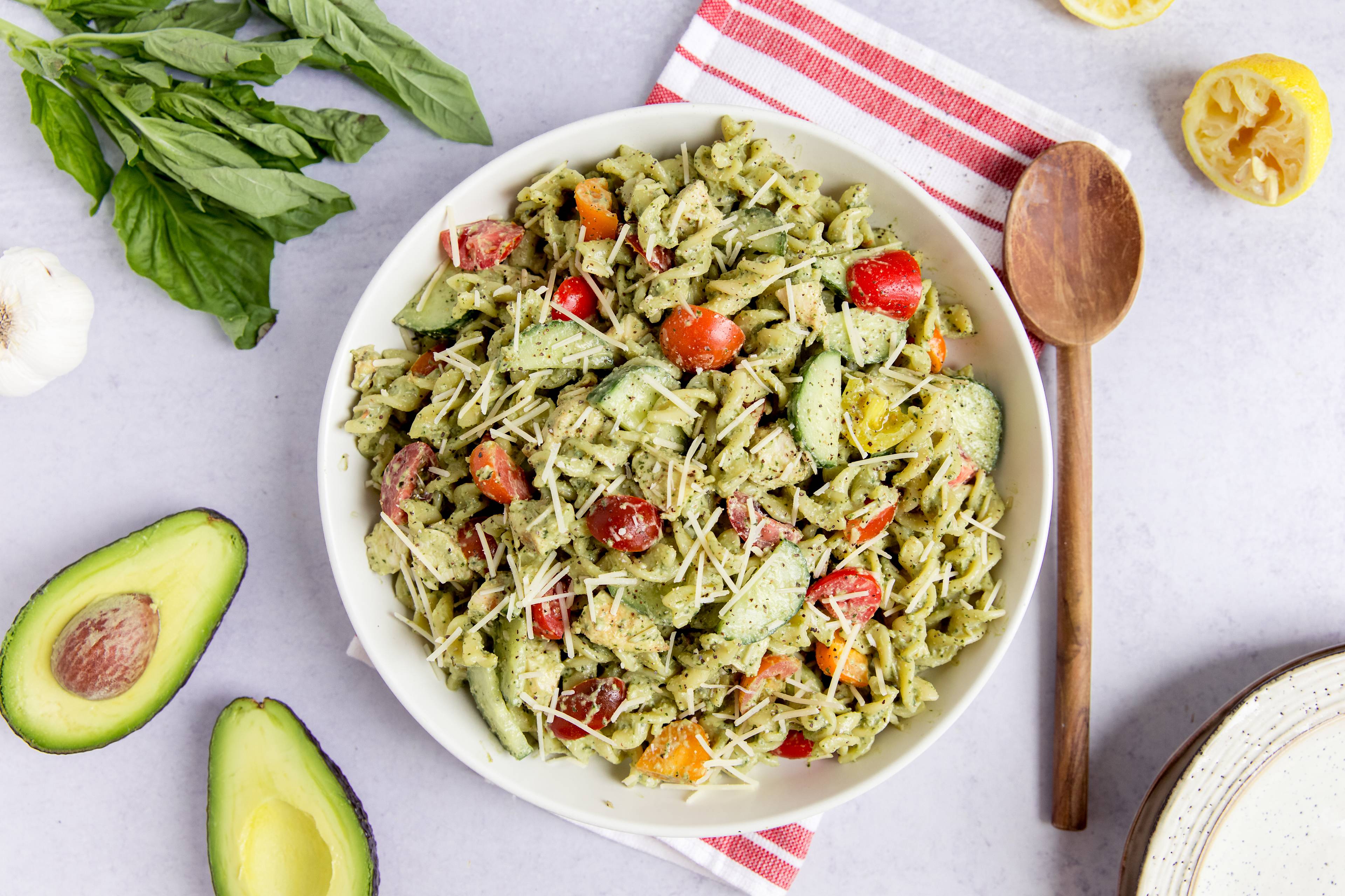 avacado pesto pasta salad